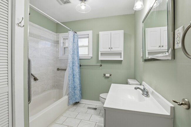 Building Photo - 121 Church of God Rd