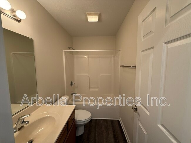 Building Photo - 1309 Kensington Place