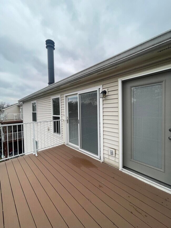 Building Photo - 2460 Fountain Pl