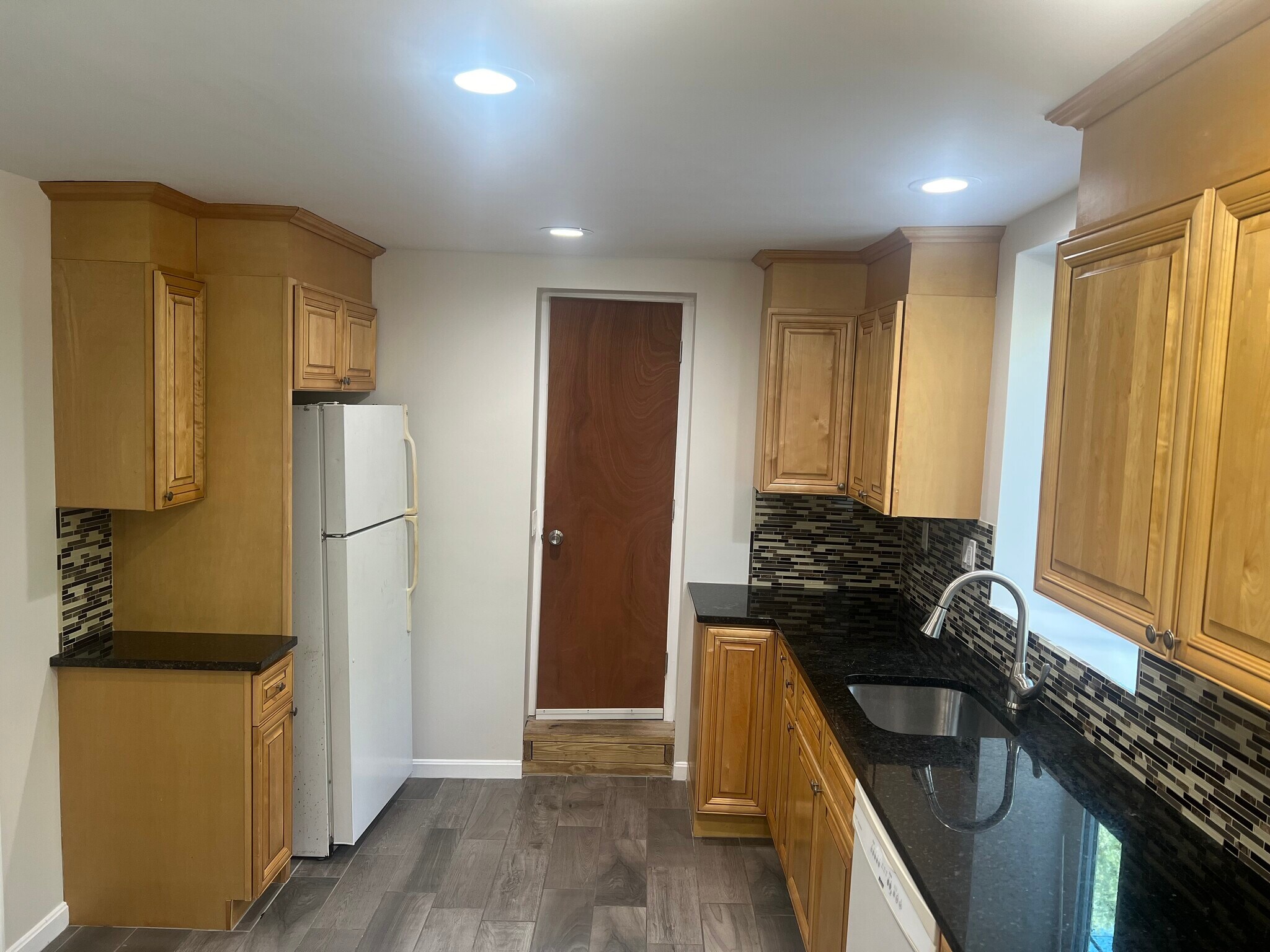 Building Photo - 21 Dale St