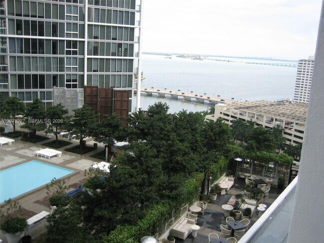 Building Photo - 485 Brickell Ave