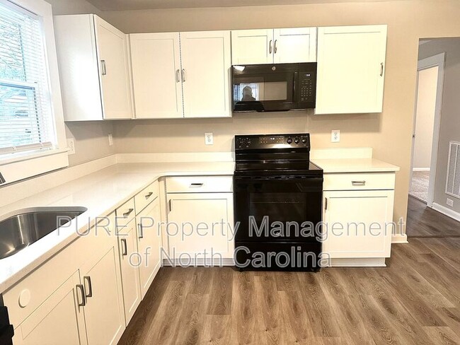 Building Photo - 411 W 10th St