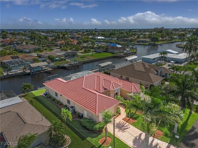 Building Photo - 3517 SE 18th Ave