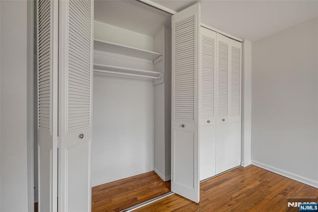 Building Photo - 121 Regency