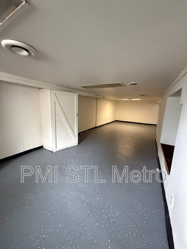 Building Photo - 10235 Cabot Dr