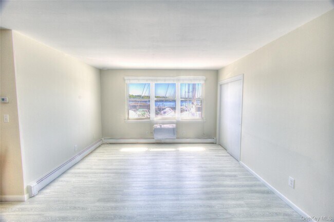 Building Photo - 3 Toms Point Ln