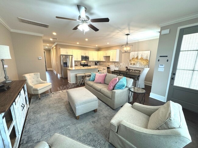 Building Photo - 3BR/3.5BA FURNISHED For Rent