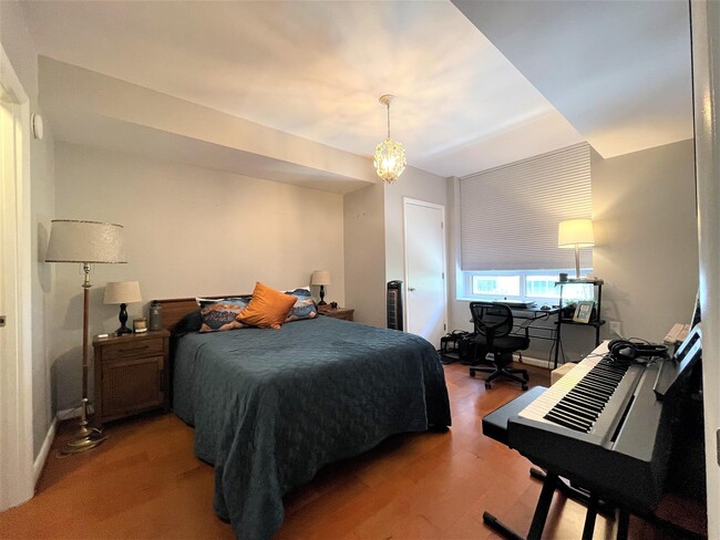 Building Photo - 350 G St SW
