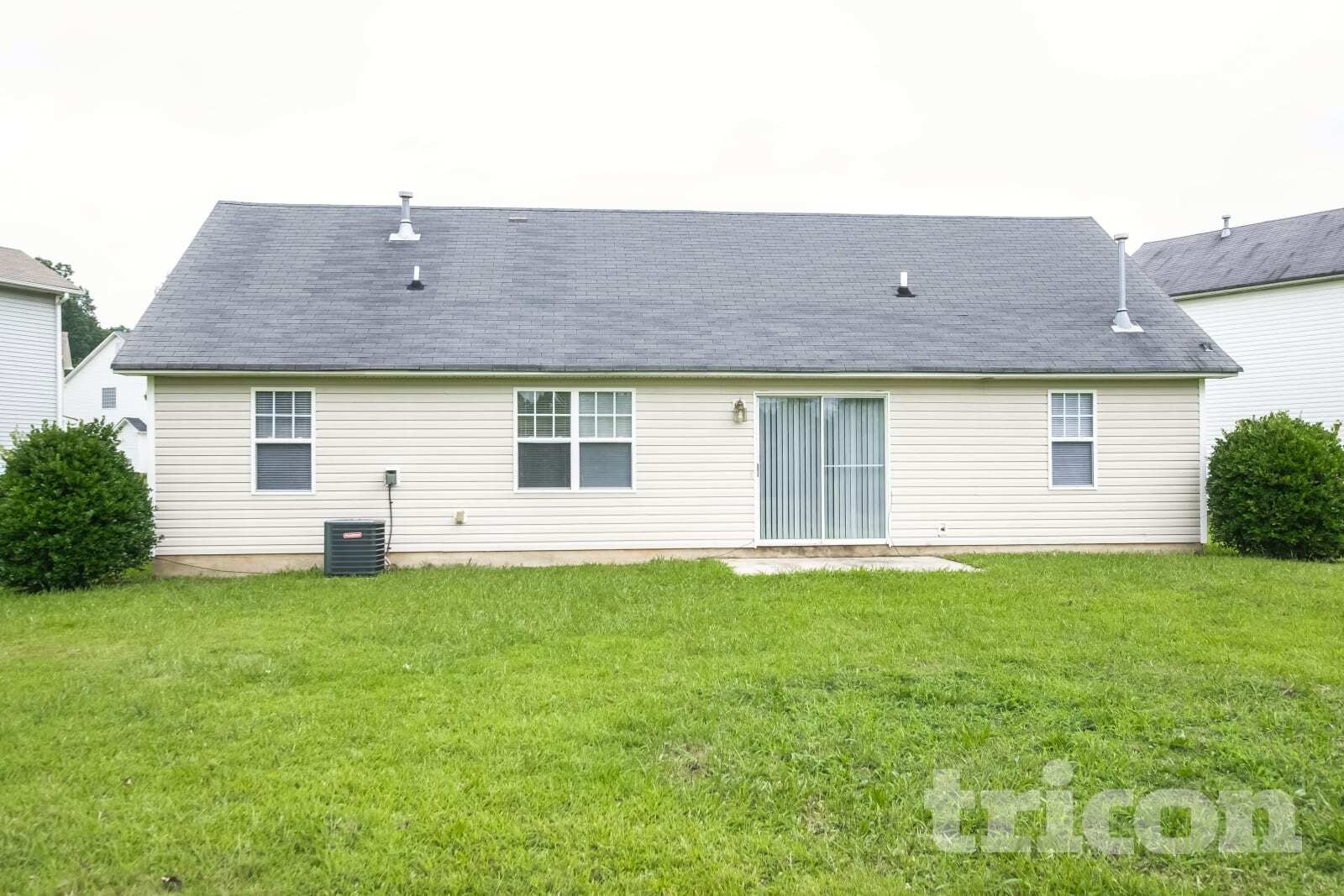 Building Photo - 2125 Sebastiani Dr