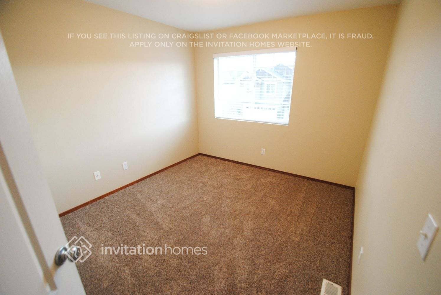 Building Photo - 10019 3rd St NE