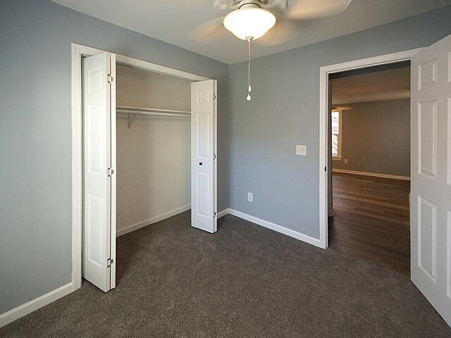 Building Photo - Charming 2-Bedroom Retreat in Vibrant Charleston  Perfect for Cozy Living!