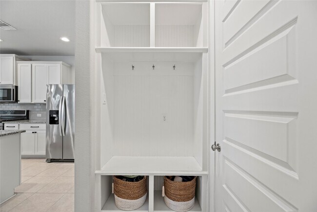 Building Photo - 3104 Planters Peak Dr