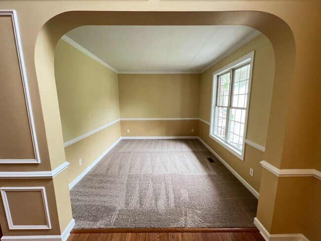 Building Photo - 1006 Goldenview Ct
