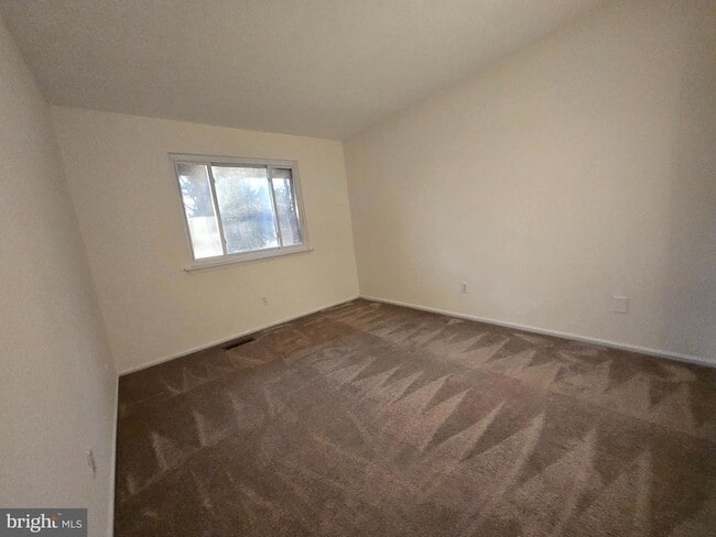 Building Photo - 1005 Worthington Dr