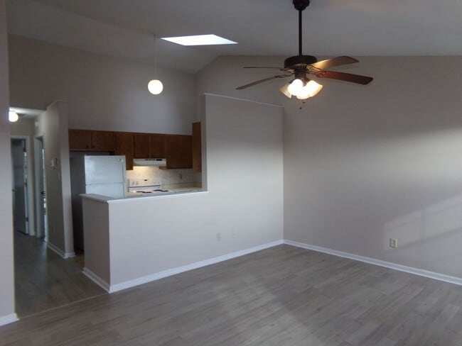 Building Photo - Charming Triplex