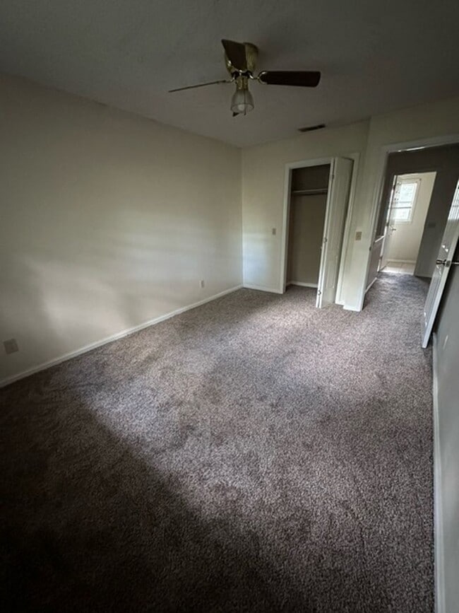 Building Photo - 120 Lester Fordham Rd