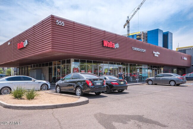 Building Photo - 945 E Playa Del Norte Dr