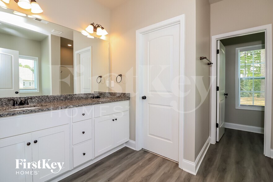 Building Photo - 177 Cranbrooke Dr