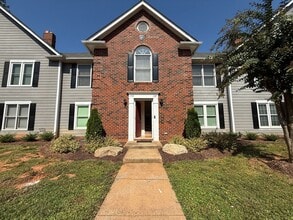 Building Photo - Spacious Two Bedroom, 2nd Floor Condo with Private Balcony. SHOWN BY APPOINTMENT ONLY!