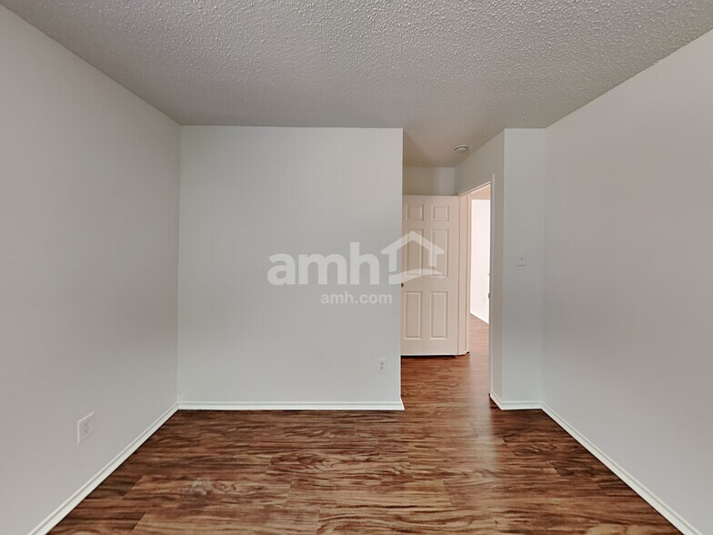 Building Photo - 7321 Avington Way