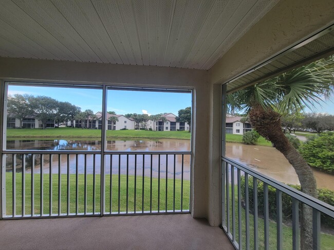 Building Photo - 4208 Glenmoor Dr