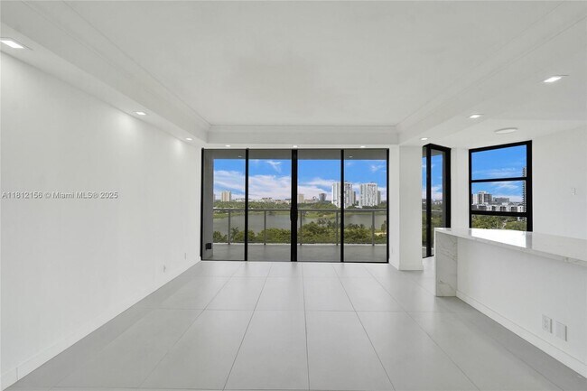 Building Photo - 20281 E Country Club Dr