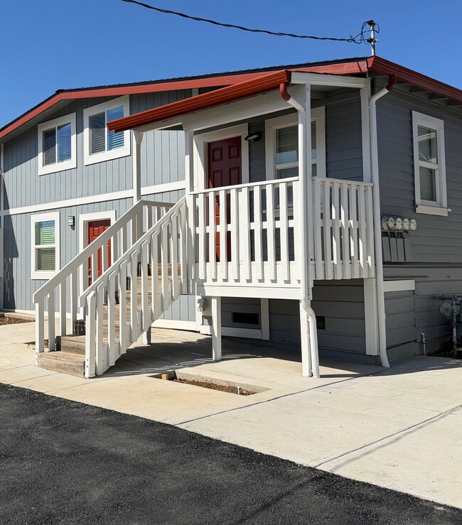 Building Photo - 10 Idora Ave