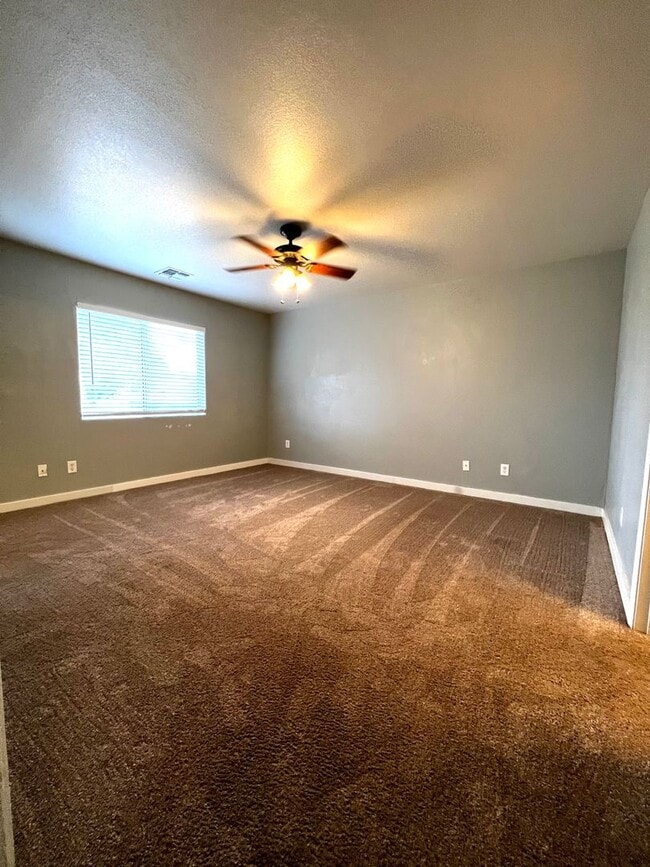 Building Photo - Three Bedroom Home with RV/Boat Parking ~ Prescott Valley