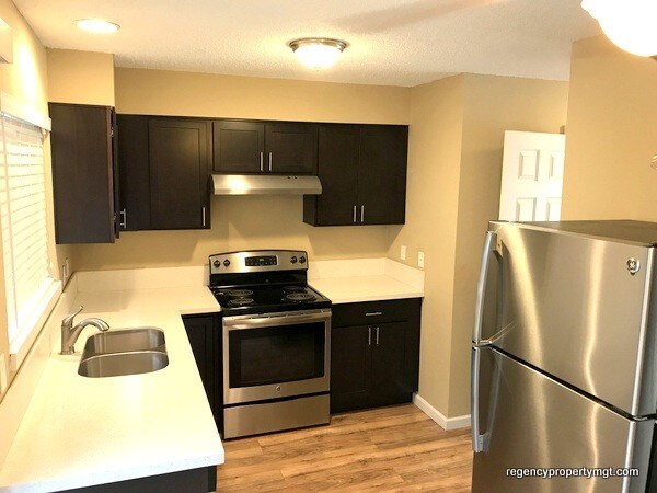 Building Photo - 19202 SE River Rd