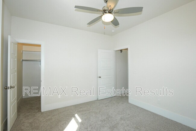 Building Photo - 4903 SW Woodvale Rd