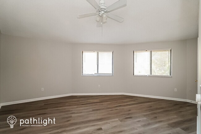 Building Photo - 903 Hagle Park Rd, Bradenton, FL, 34212