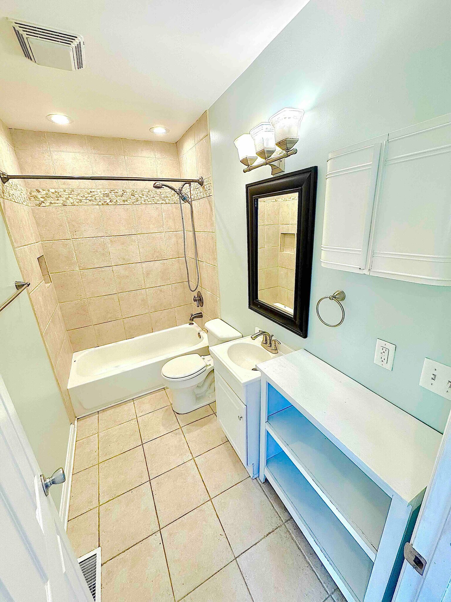 Building Photo - 1011 Maynor St