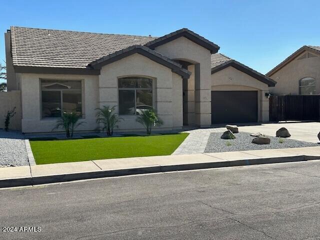 Building Photo - 6901 E Paradise Ln