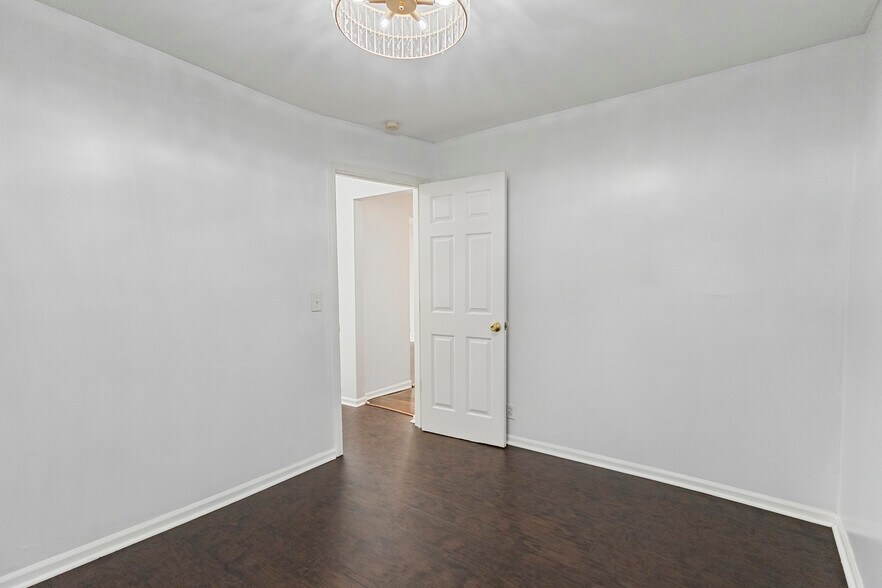 Building Photo - 1354 Maryland St