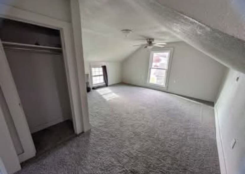 Building Photo - 109 E North St