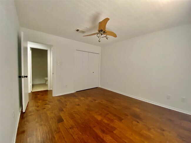 Building Photo - 752 Augusta Dr