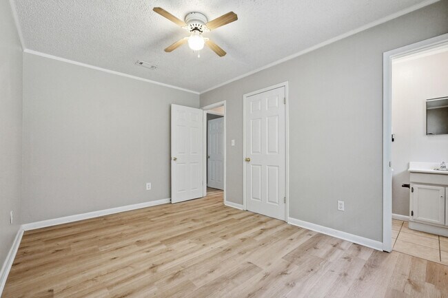 Building Photo - 106 Andrews Ave