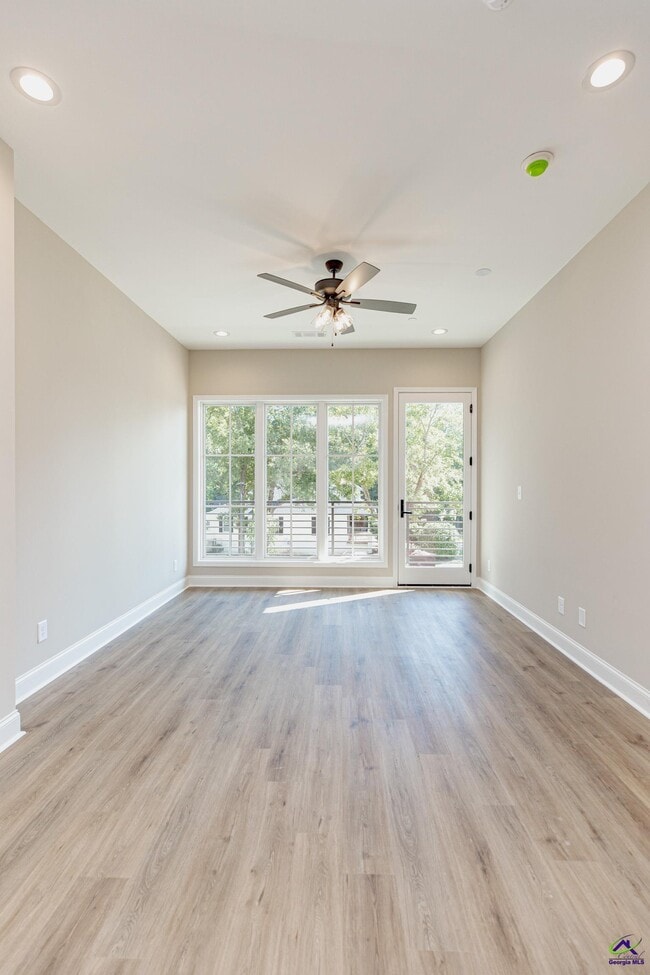 Building Photo - 1013 Northside Dr