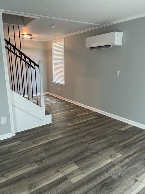 Building Photo - 605 N Adair Street Apt #5