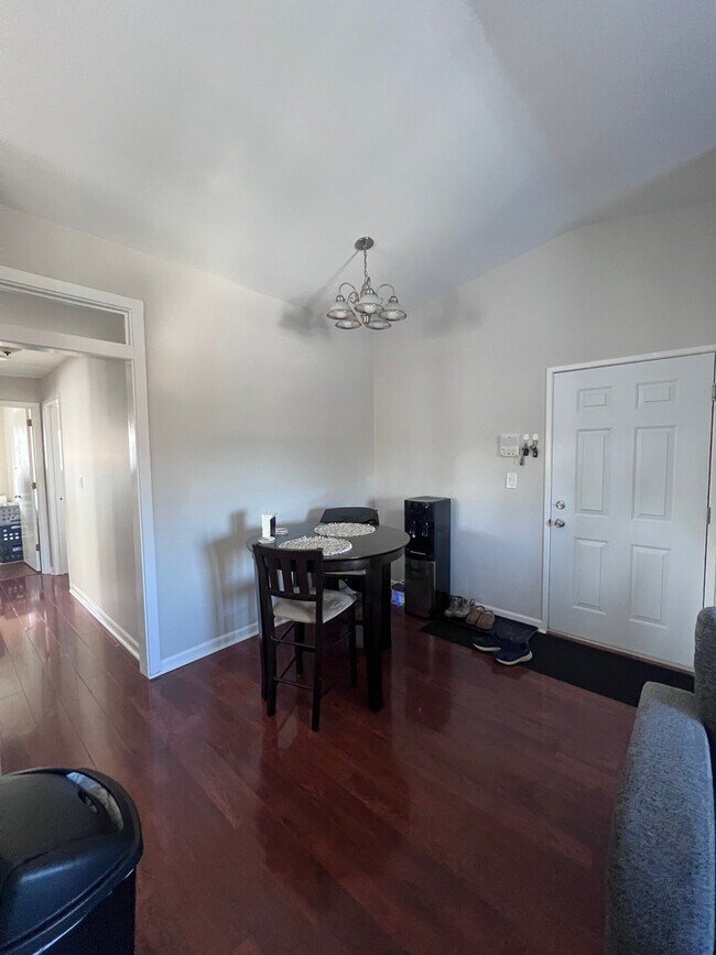 Building Photo - 417 Berkshire Dr