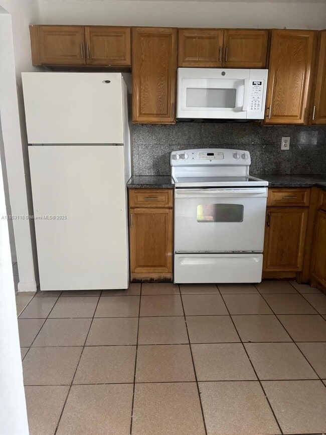 Building Photo - 2710 W 76th St