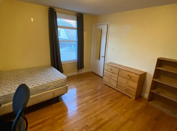 Building Photo - 27 Albion St