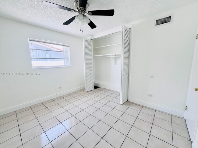 Building Photo - 1710 SW 98th Ct
