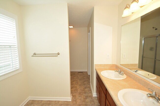 Building Photo - 13172 S Elster Way