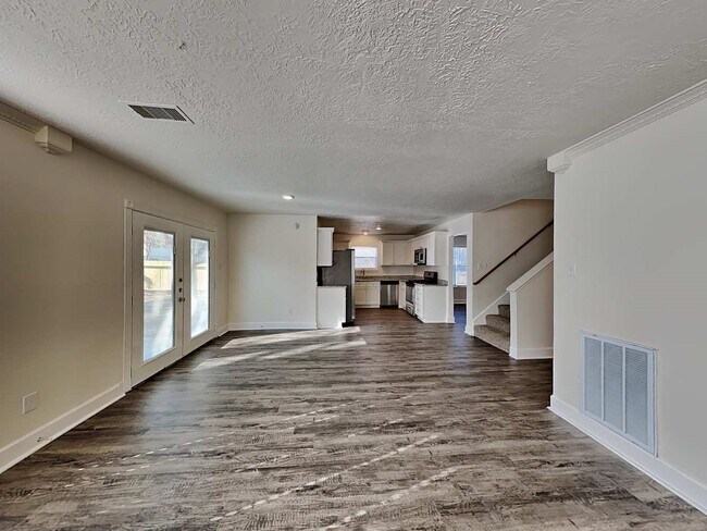 Building Photo - 1802 Oak Valley Dr