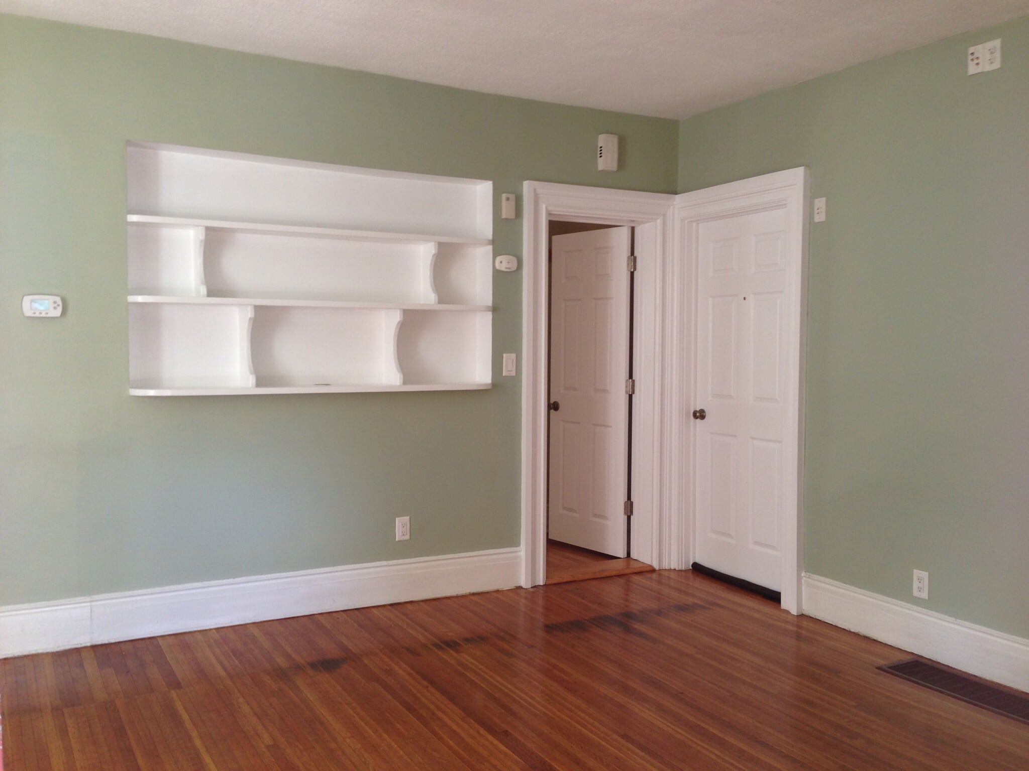 Living room (1) - 16 Day Ave