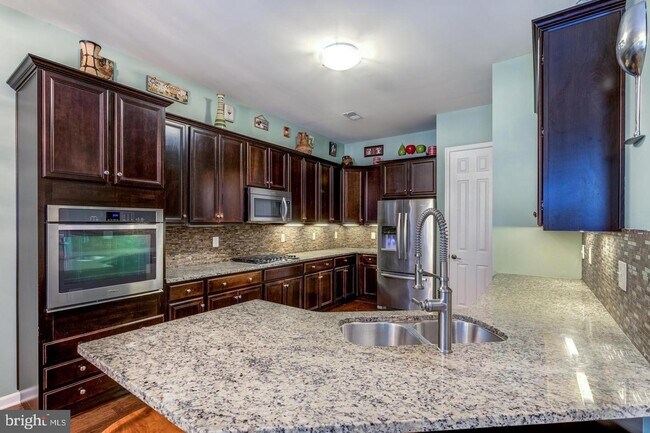 Building Photo - 1205 Preakness Ct