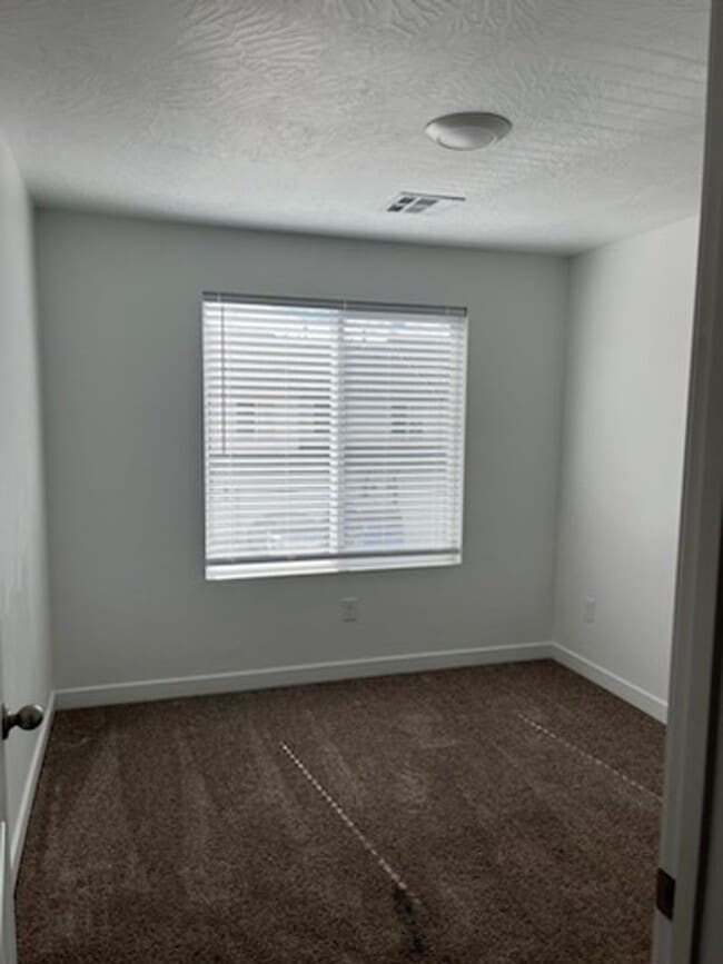 Building Photo - 310 W 2050 N