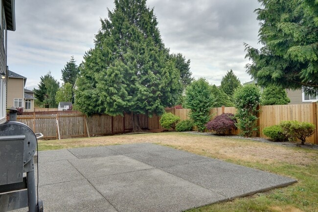 Building Photo - Price reduction-Lakeland Hills 2 Story