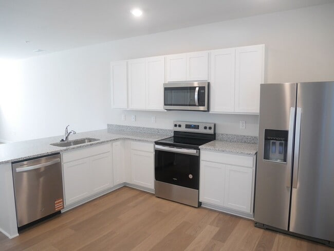 Building Photo - Modern Townhouse in Sassafras Meadows – 2n...